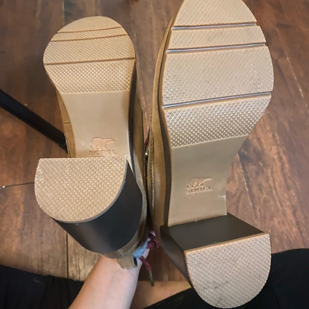 Women’s Sorel Size 6 - Picture 5 of 5